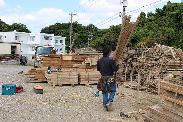 【正社員】沖縄で型枠工事の作業員募集しています！
